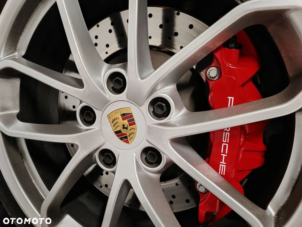 Porsche 718 Spyder Spyder - 11