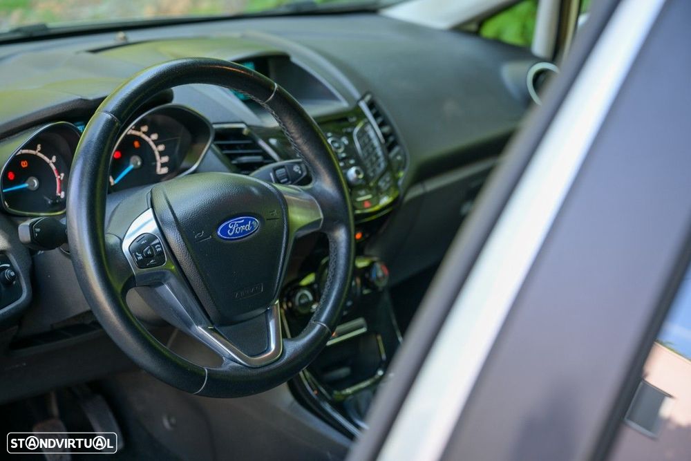 Ford Fiesta 1.0 Ti-VCT Titanium - 24