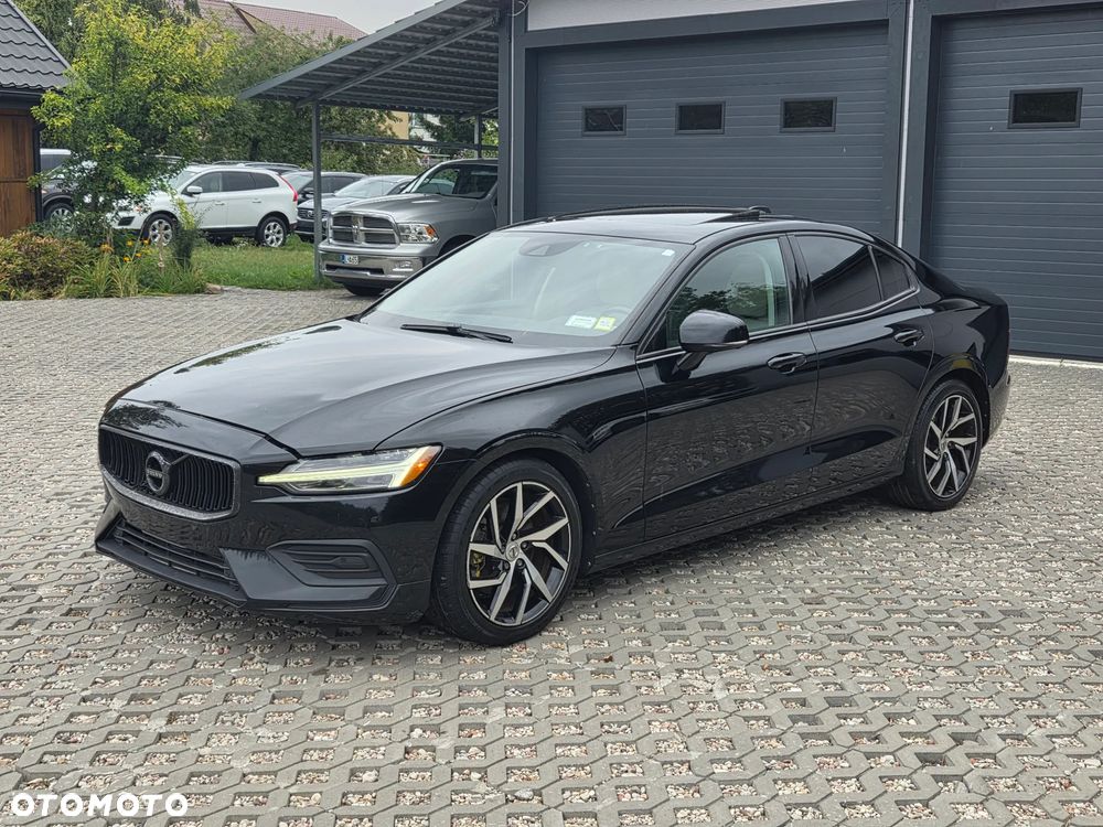 Volvo S60 T5 Momentum Pro - 1