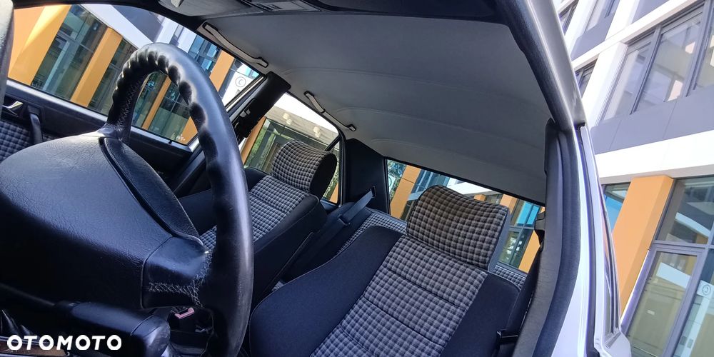Mercedes-Benz W201 (190) - 36