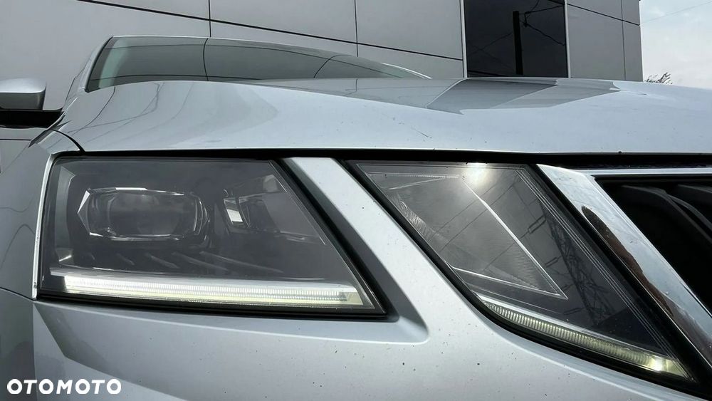 Skoda Octavia Scout 2.0 TDI 4x4 DSG - 7