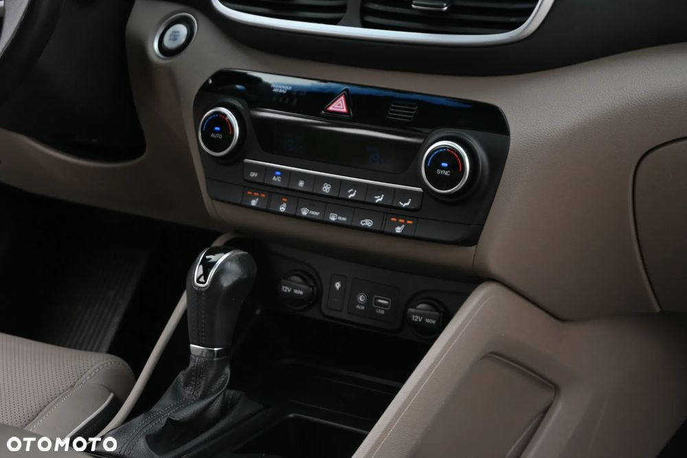 Hyundai Tucson 2.0 CRDi Premium 4WD - 26