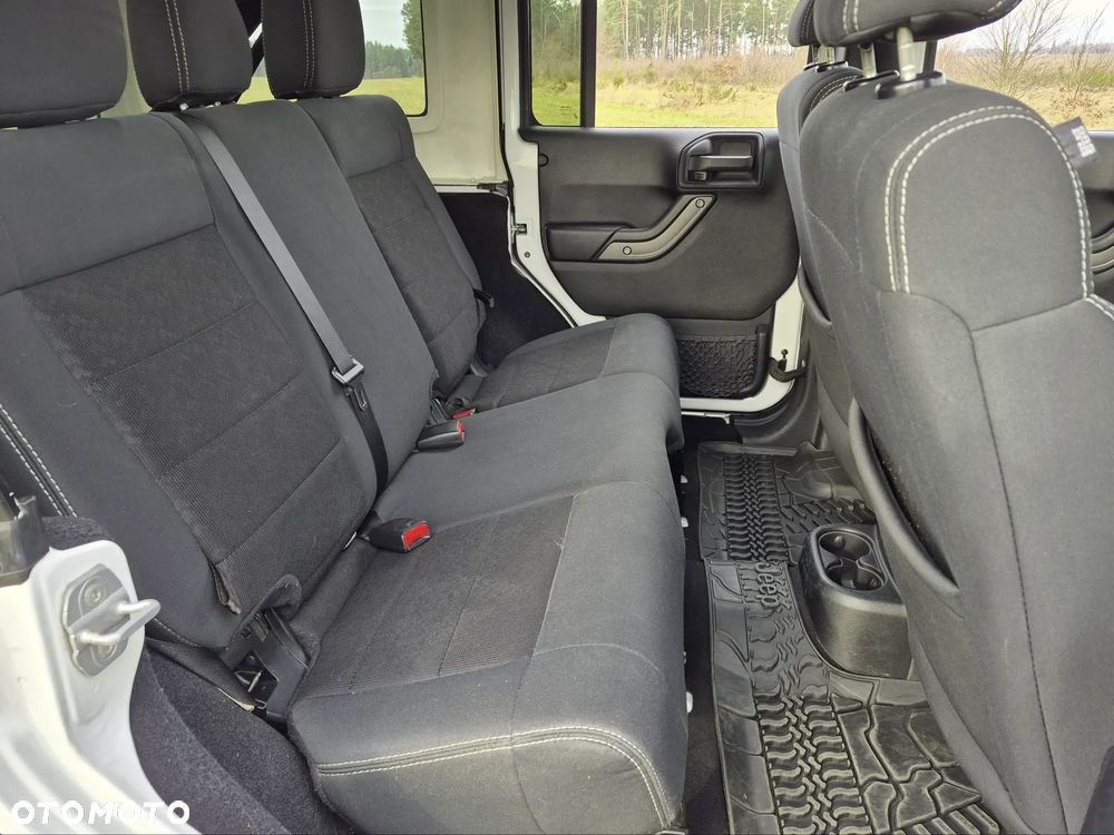 Jeep Wrangler - 23