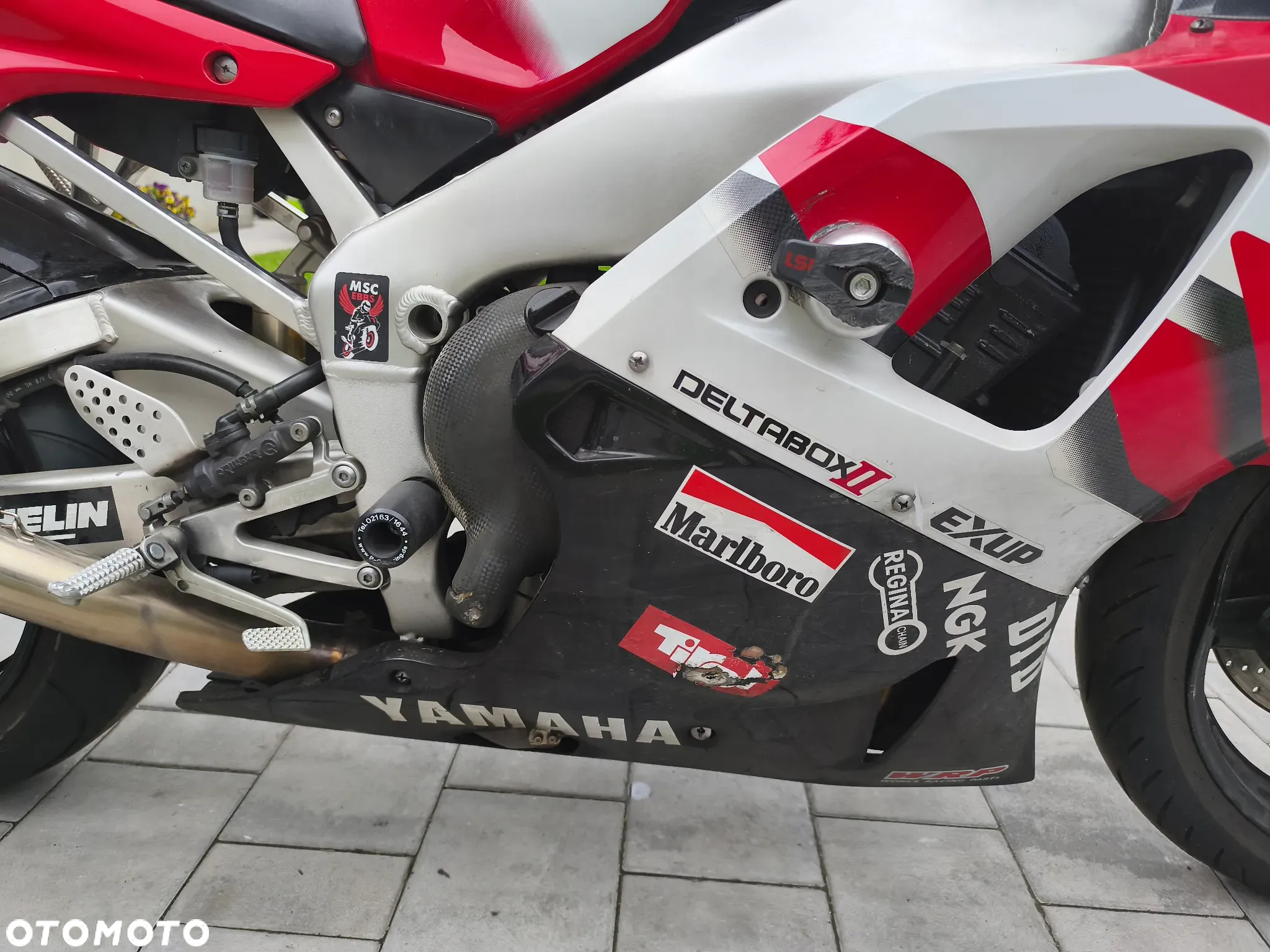 Yamaha R1 - 22