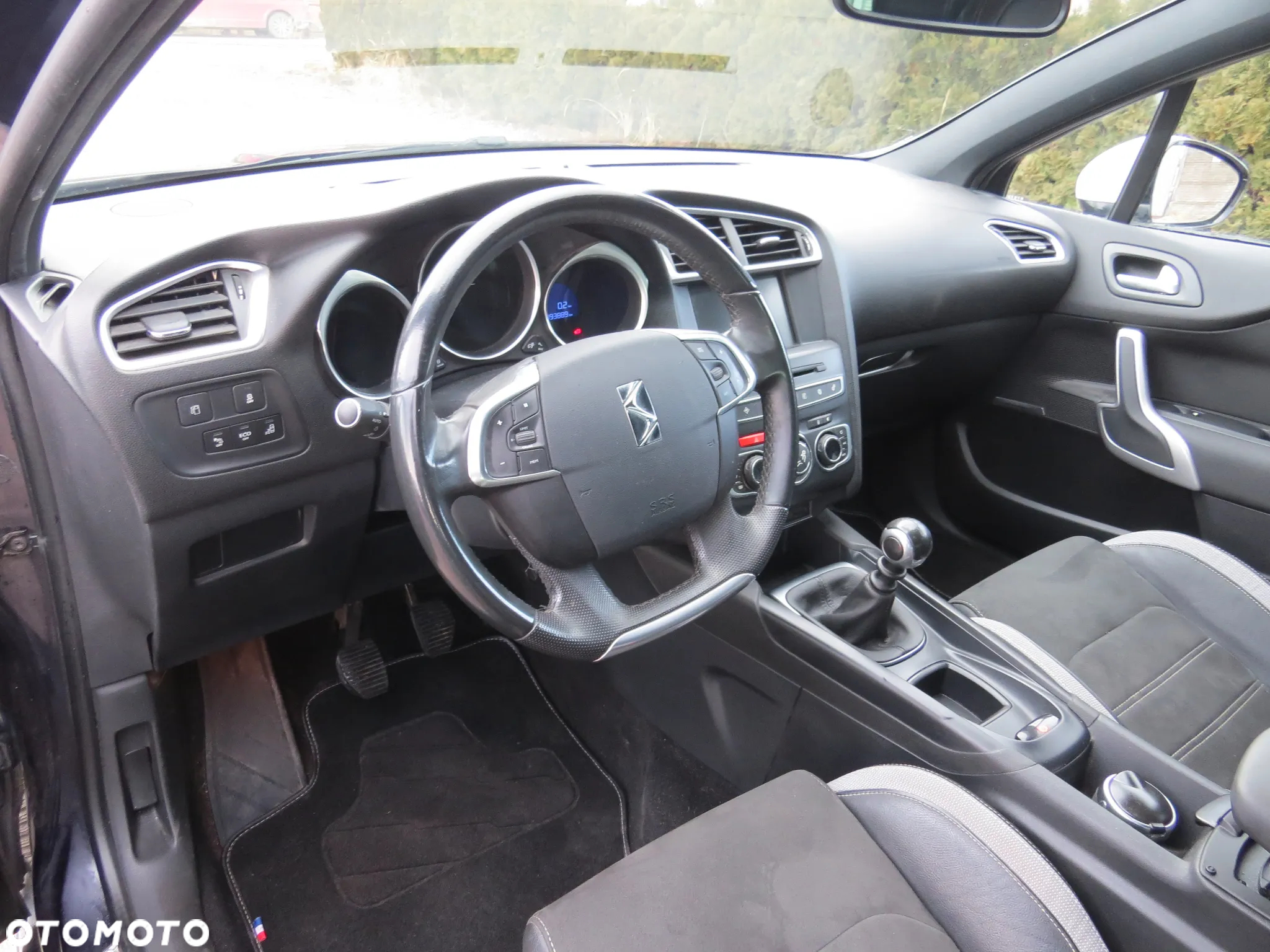 DS Automobiles DS 4 - 12