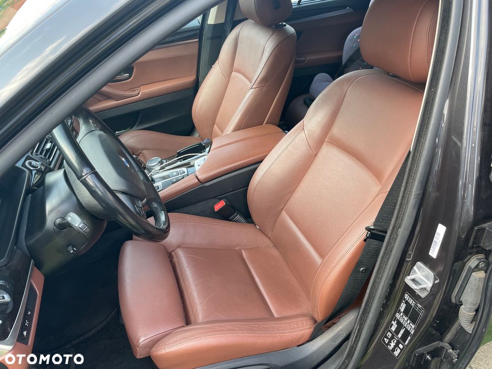BMW Seria 5 530d xDrive - 23
