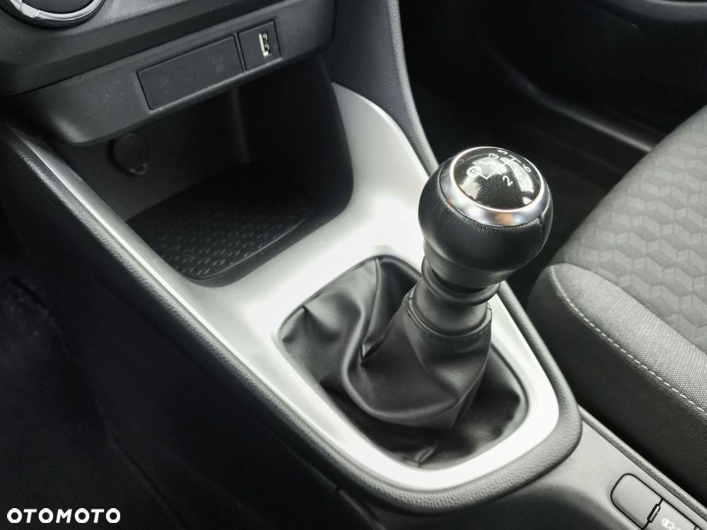 Toyota Yaris - 24
