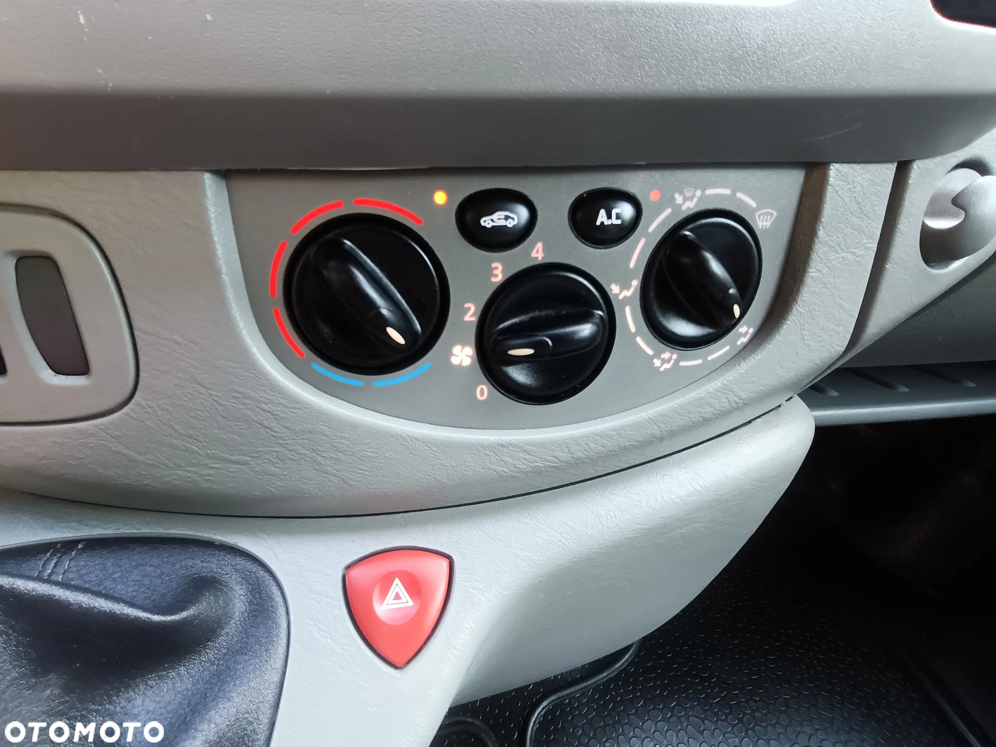 Opel Vivaro L2H1 2.9t - 22