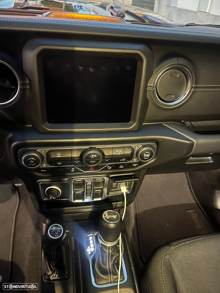 Jeep Wrangler Unlimited - 10