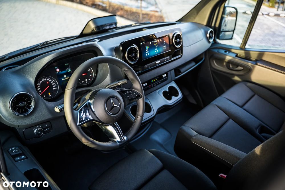 Mercedes-Benz Sprinter - 9
