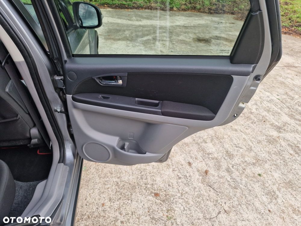 Suzuki SX4 2.0 DDiS 4x4 Limited - 13