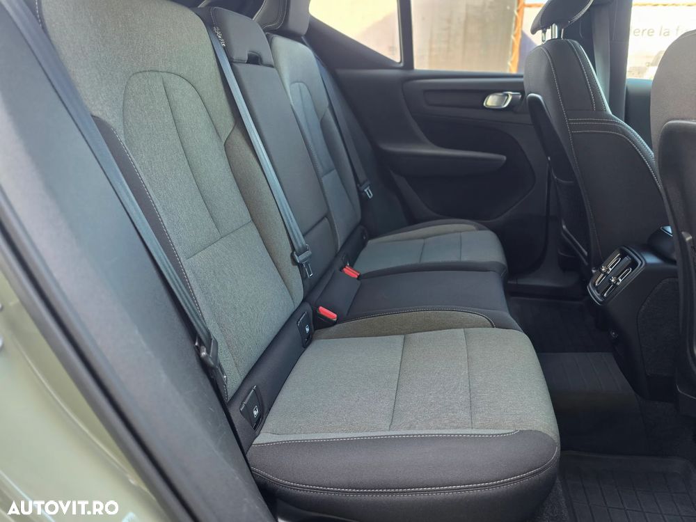 Volvo XC 40 B4 AT8 AWD Mild Hybrid Inscription - 33