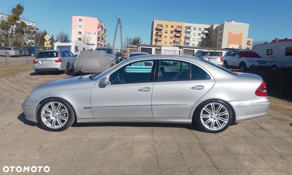 Mercedes-Benz Klasa E 240 4Matic Avantgarde - 3