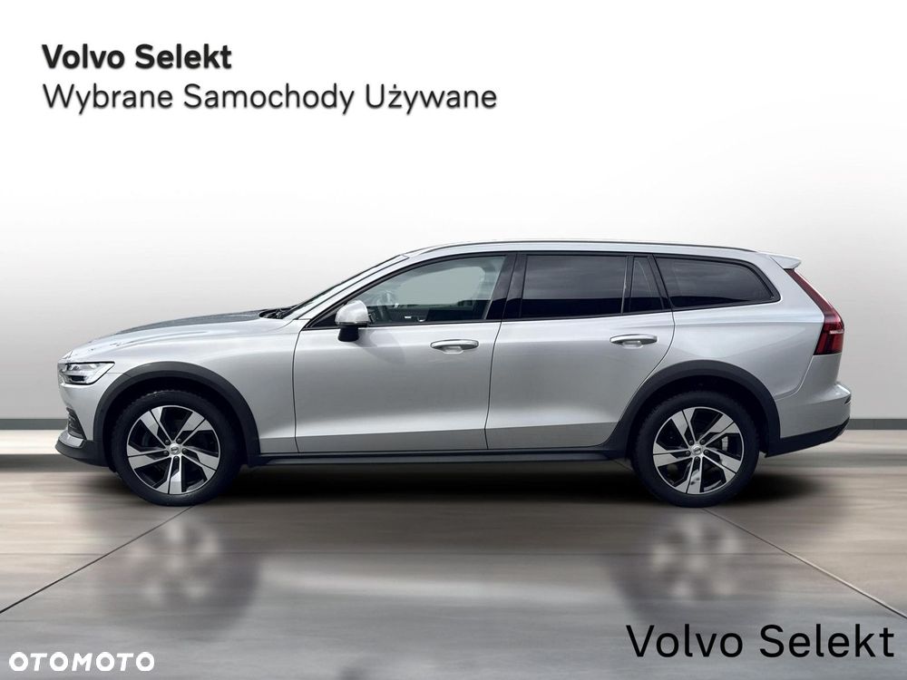 Volvo V60 Cross Country - 3