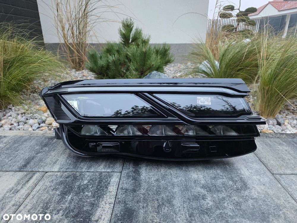 vw touareg iii 3 760 761 r line lampa prawa przód full led matrix black 761941082a - 1