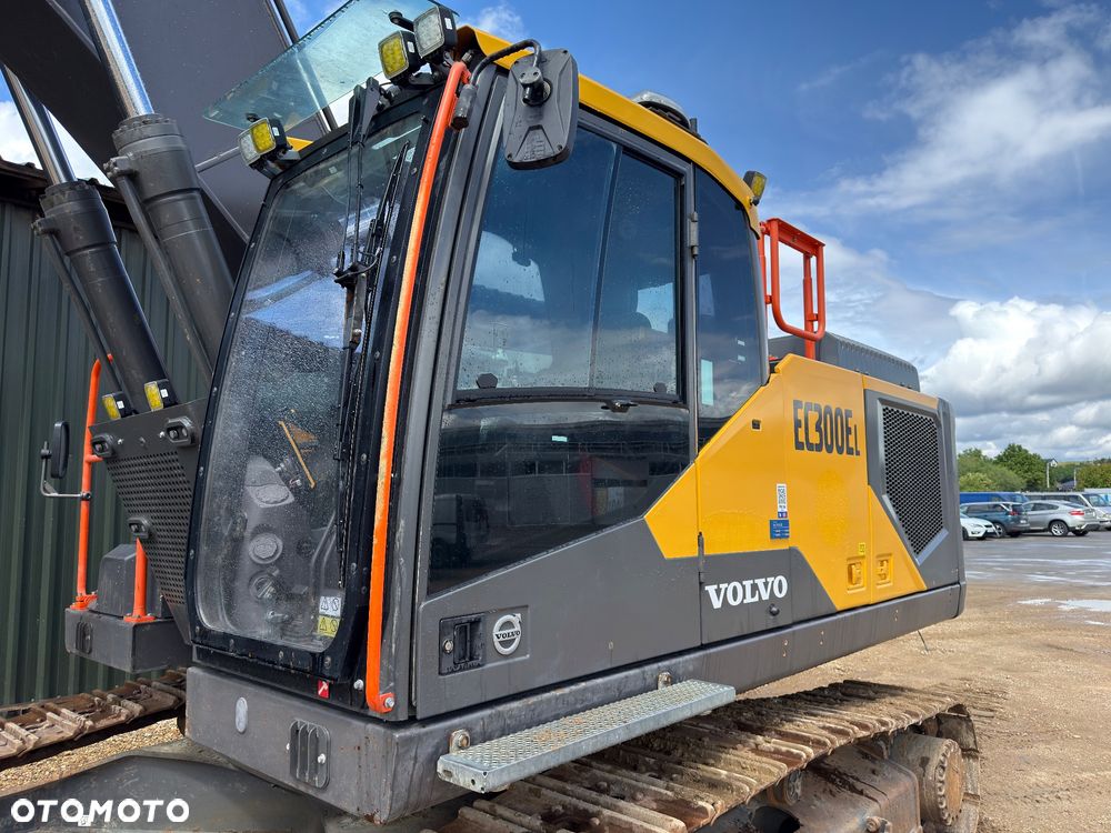 Volvo EC 300 EL - 4