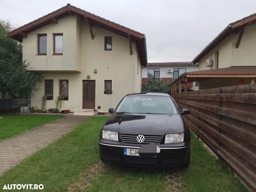 Volkswagen Bora 1.6 Highline - 1