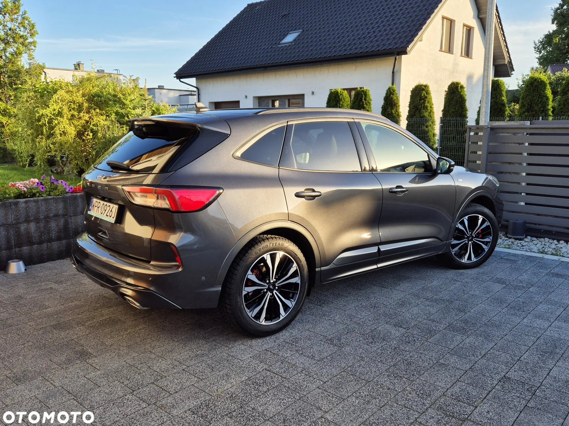 Ford Kuga 2.0 EcoBlue AWD ST-Line X - 4
