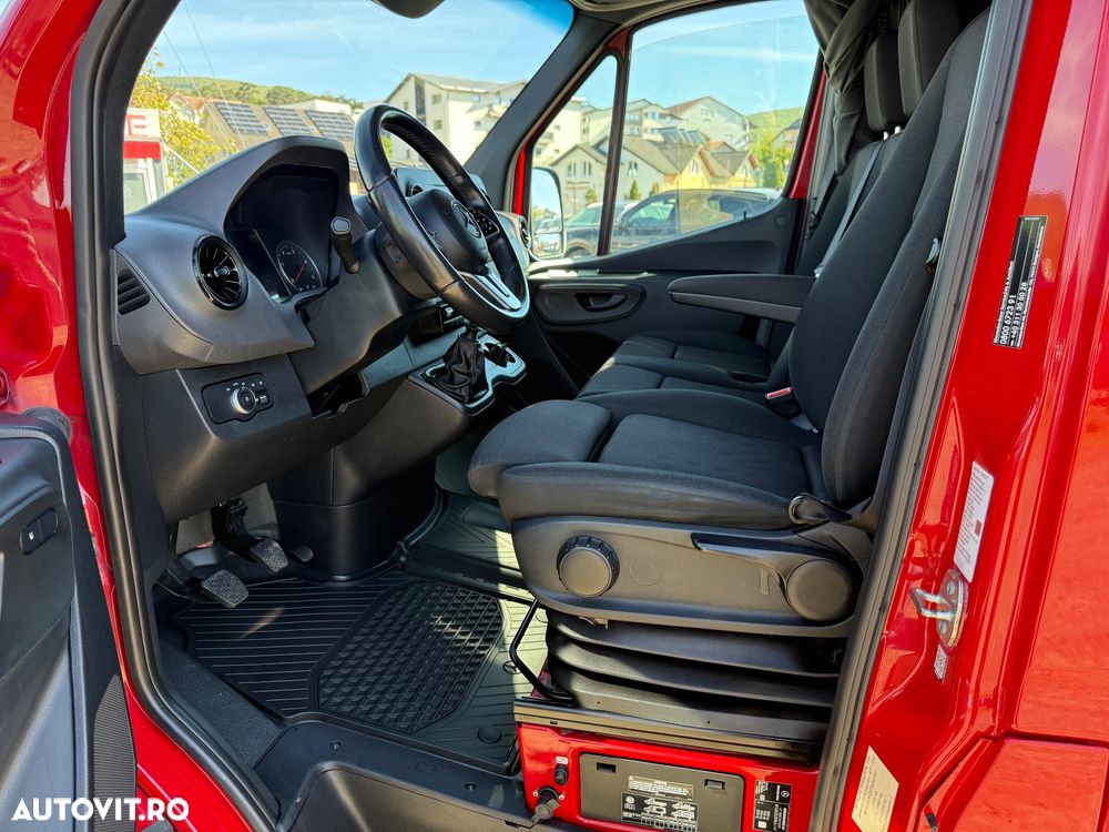 Mercedes-Benz Sprinter - 5
