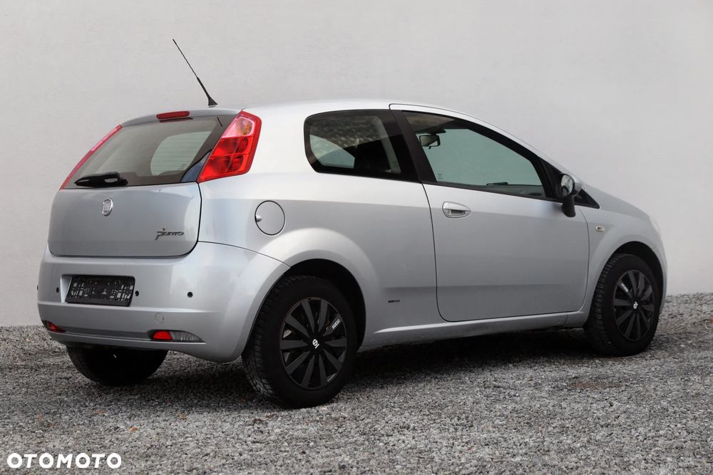 Fiat Punto 1.4 16V Dynamic - 3