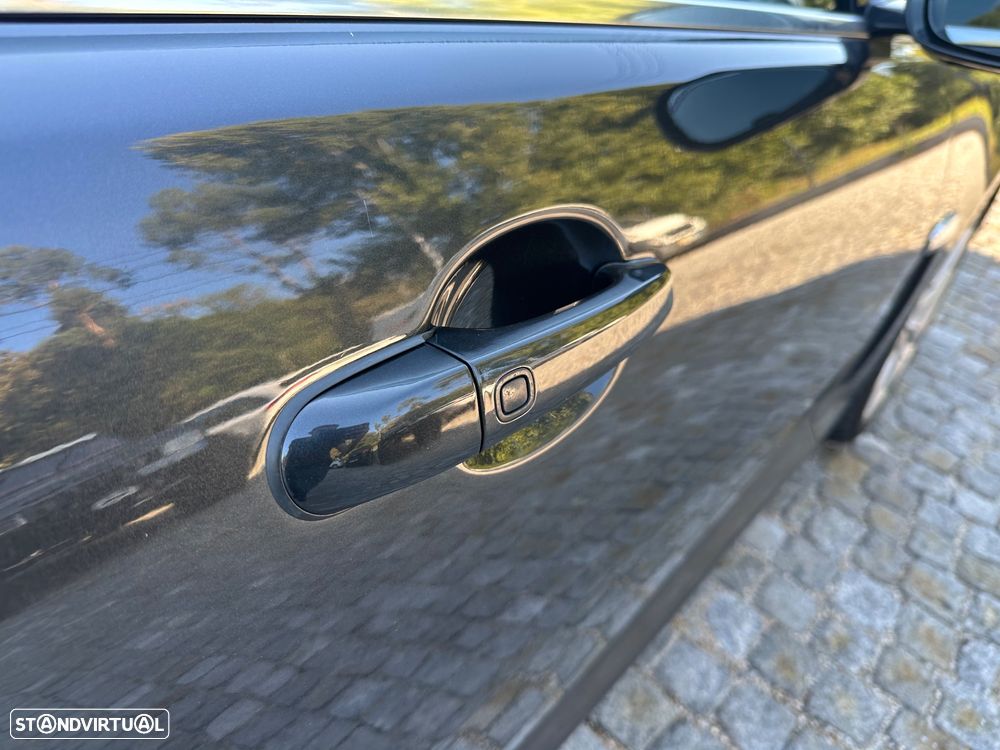 Jaguar XF 2.2 D Premium Luxury - 23