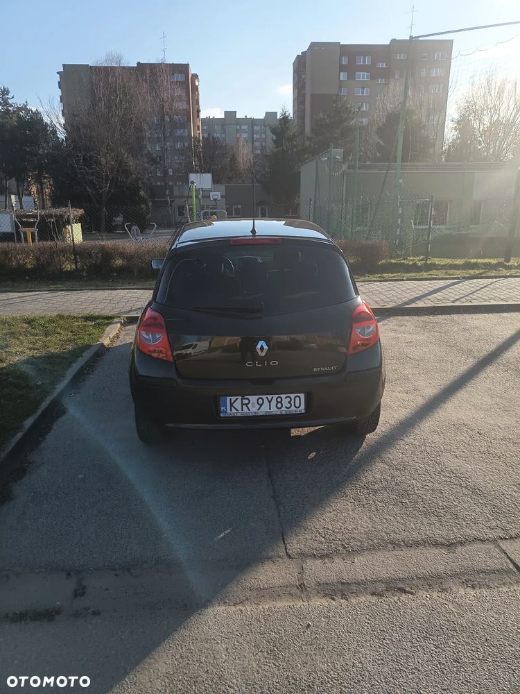 Renault Clio 1.2 16V All Inclusive - 6