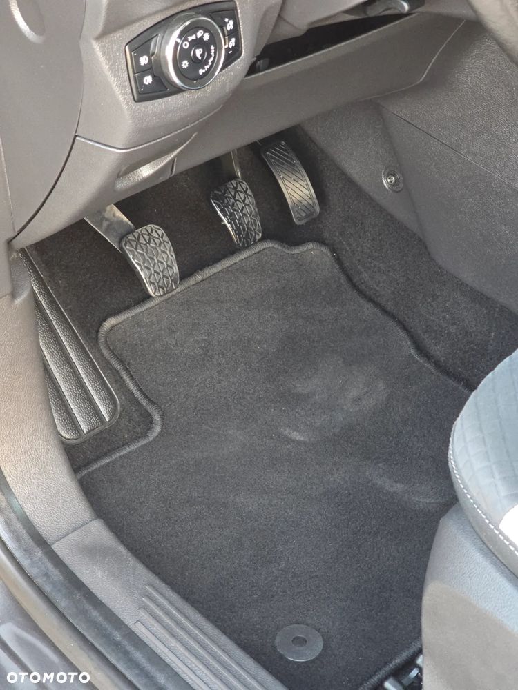 Ford Tourneo Courier 1.0 EcoBoost Titanium - 19
