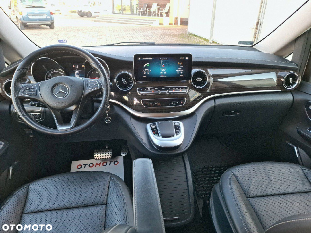Mercedes-Benz Klasa V - 8