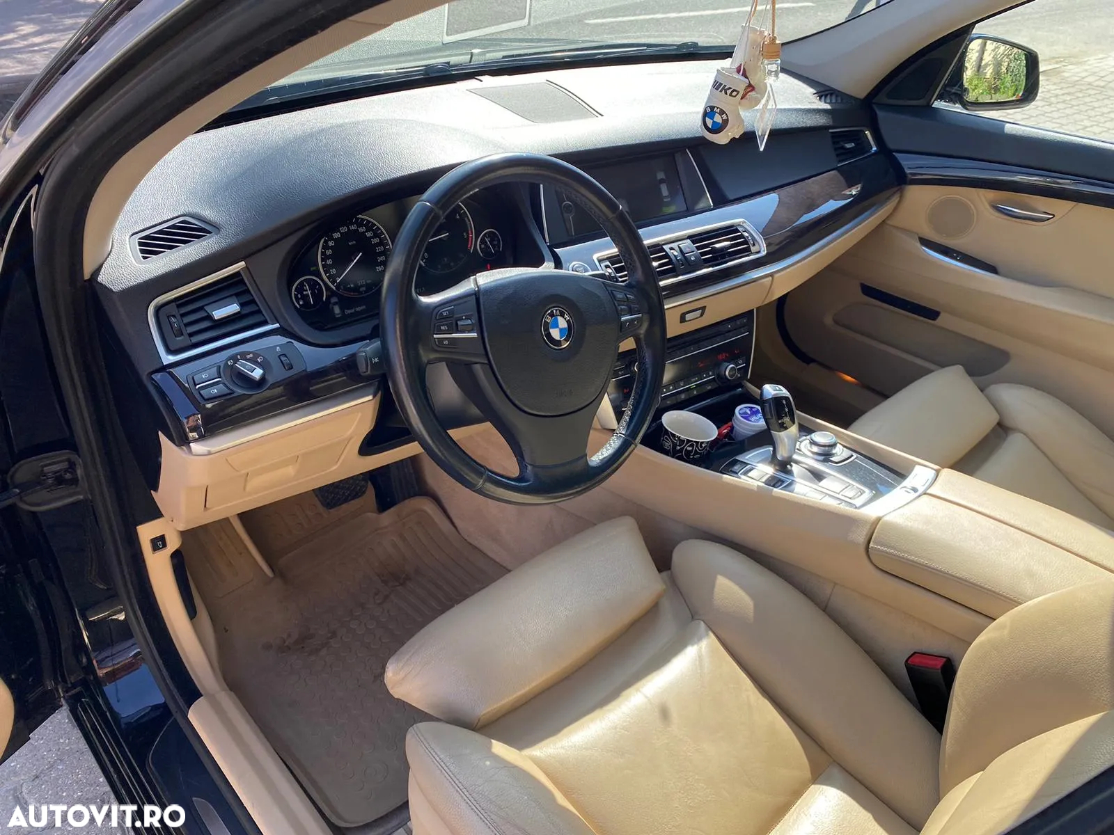 BMW Seria 5 530d xDrive Touring - 2