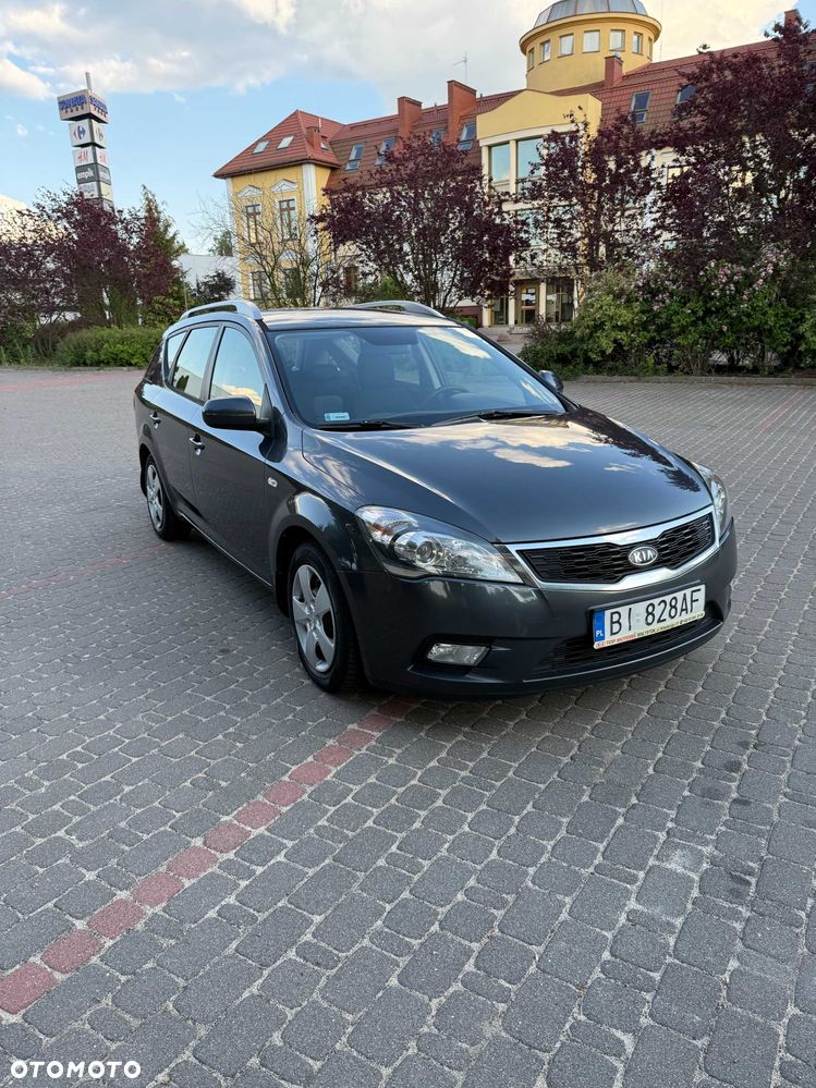 Kia Ceed - 1