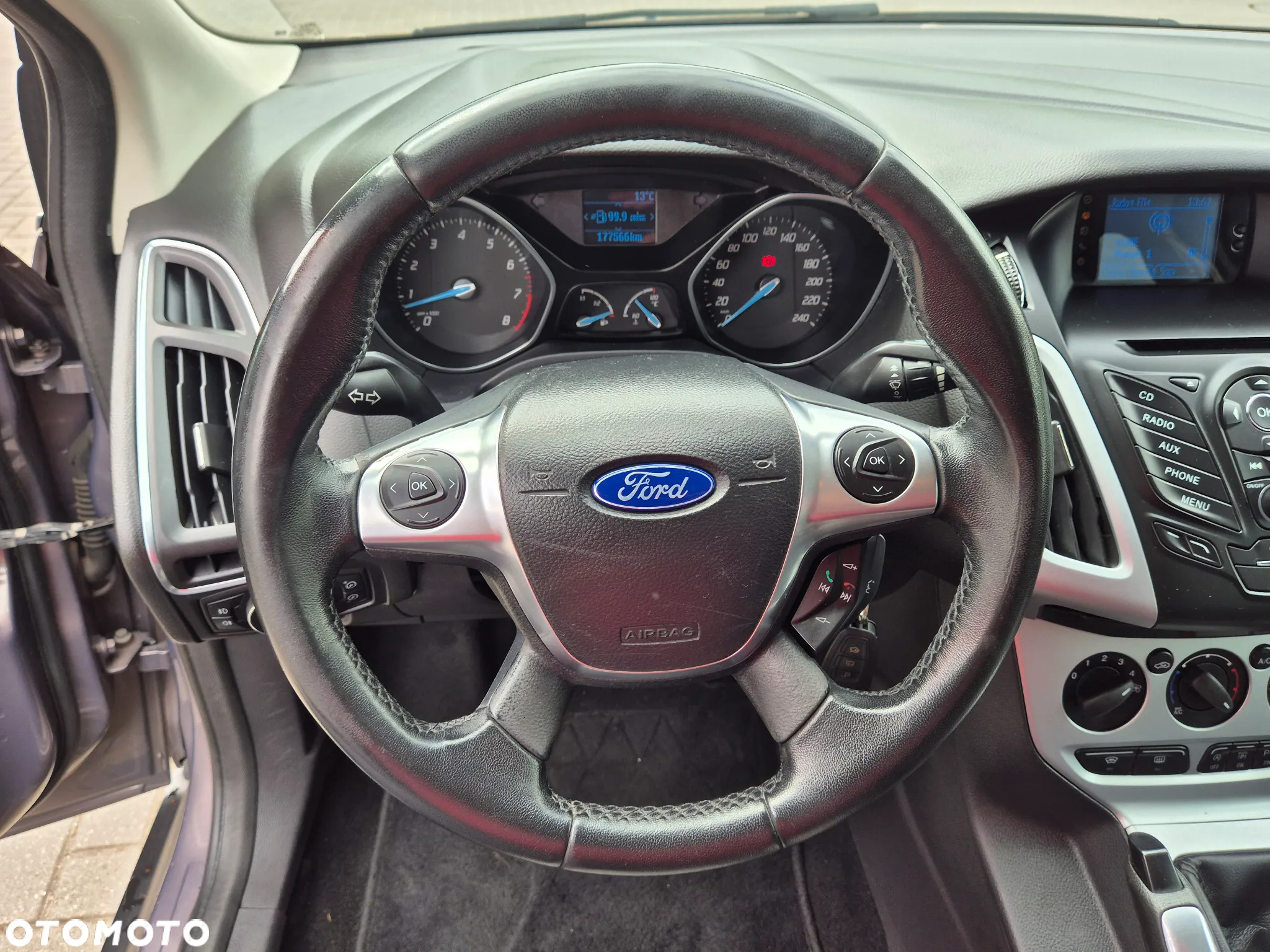 Ford Focus - 32