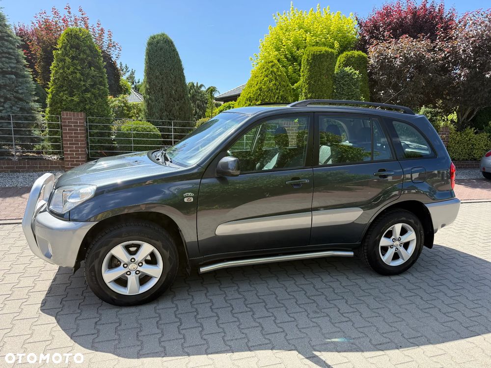 Toyota RAV4 D-4D 4x4 - 12