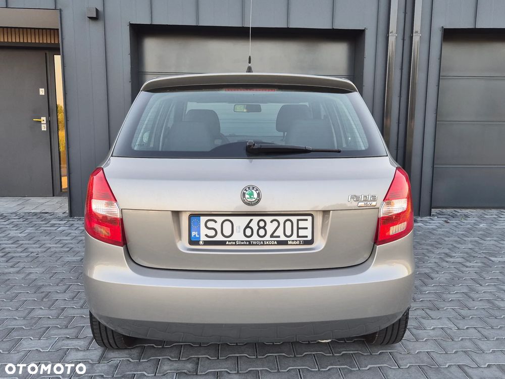 Skoda Fabia 1.4 16V Elegance Plus - 23