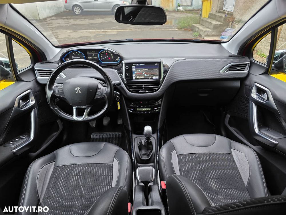 Peugeot 2008 1.2 L PureTech STT Allure - 4