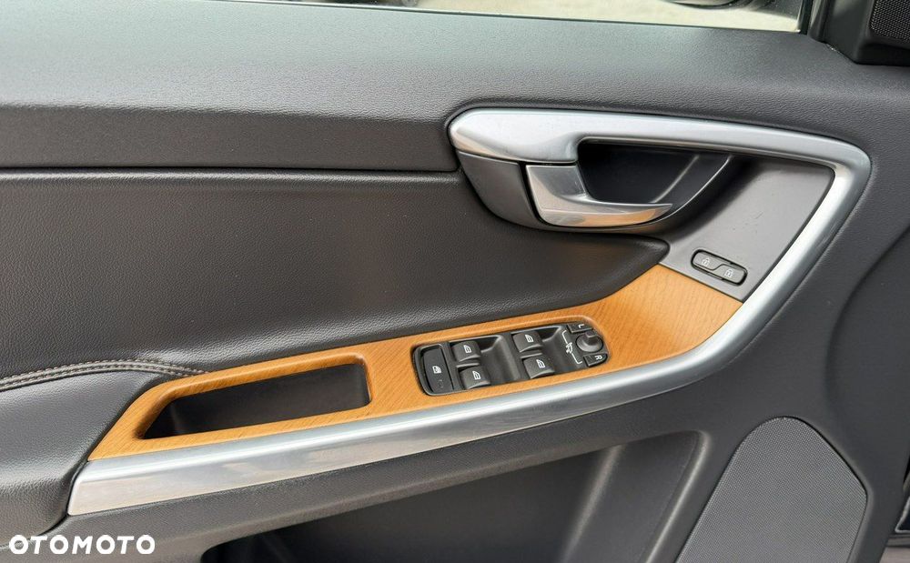 Volvo XC 60 D4 Summum - 31