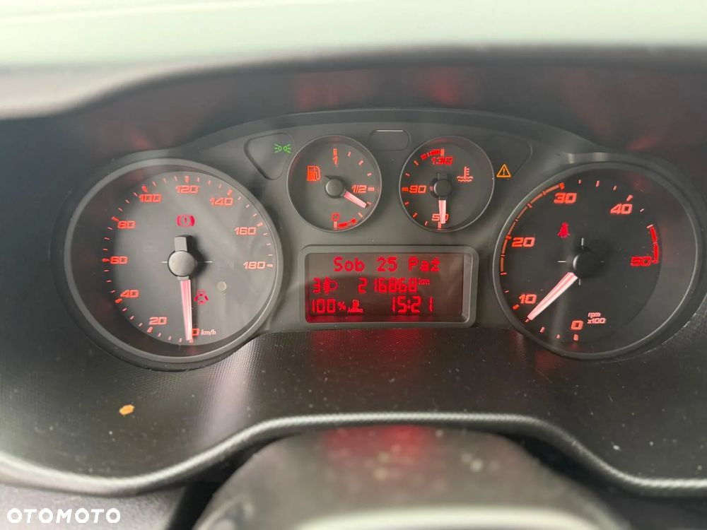 Iveco Daily* 72c18 Daily Zabudowa TEKBO  (firanka/kurtyna) - 26