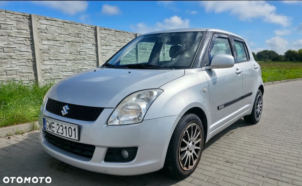 Suzuki Swift - 1