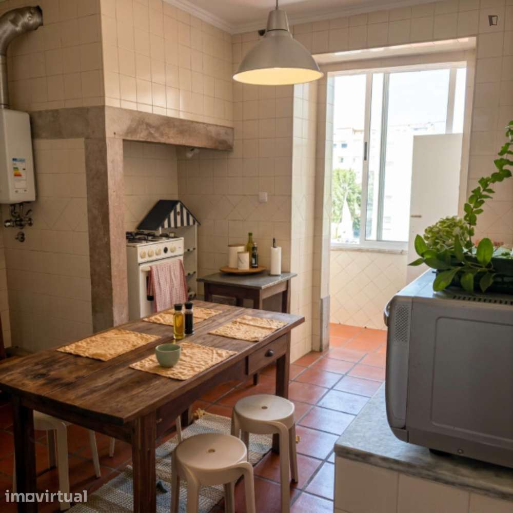 Quarto - localizado em Anjos Lisbon - Grande imagem: 5/6