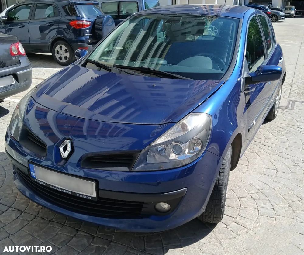 Renault Clio - 10