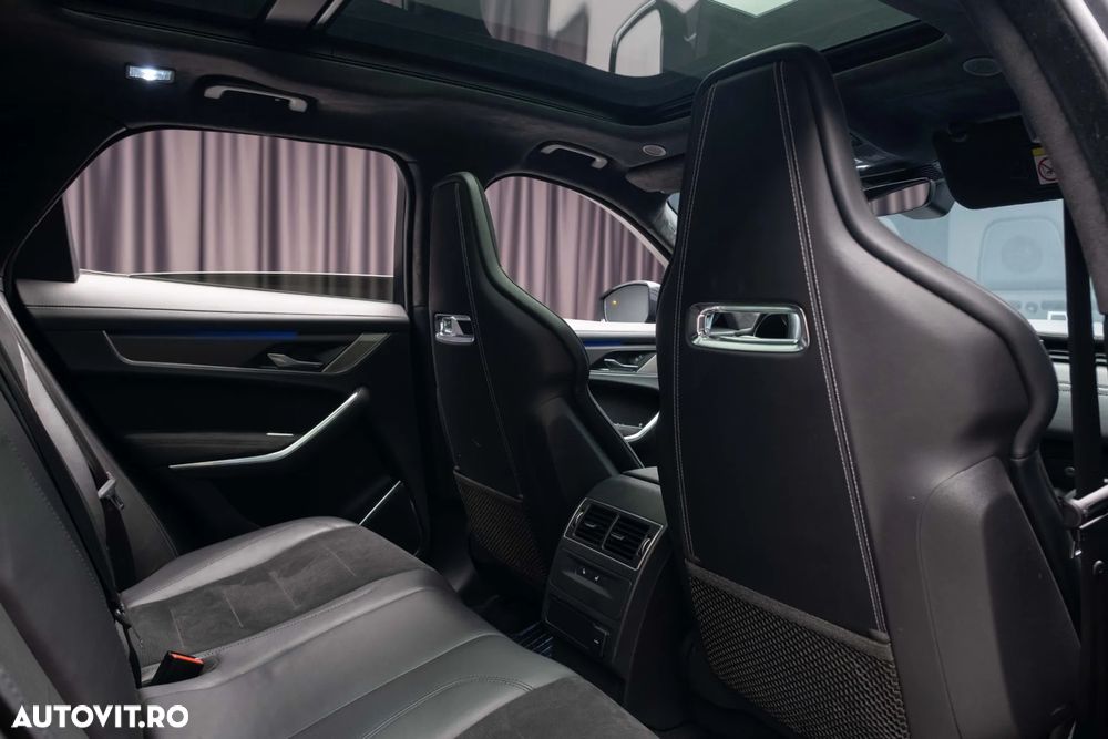 Jaguar F-Pace P550 AWD SVR - 39