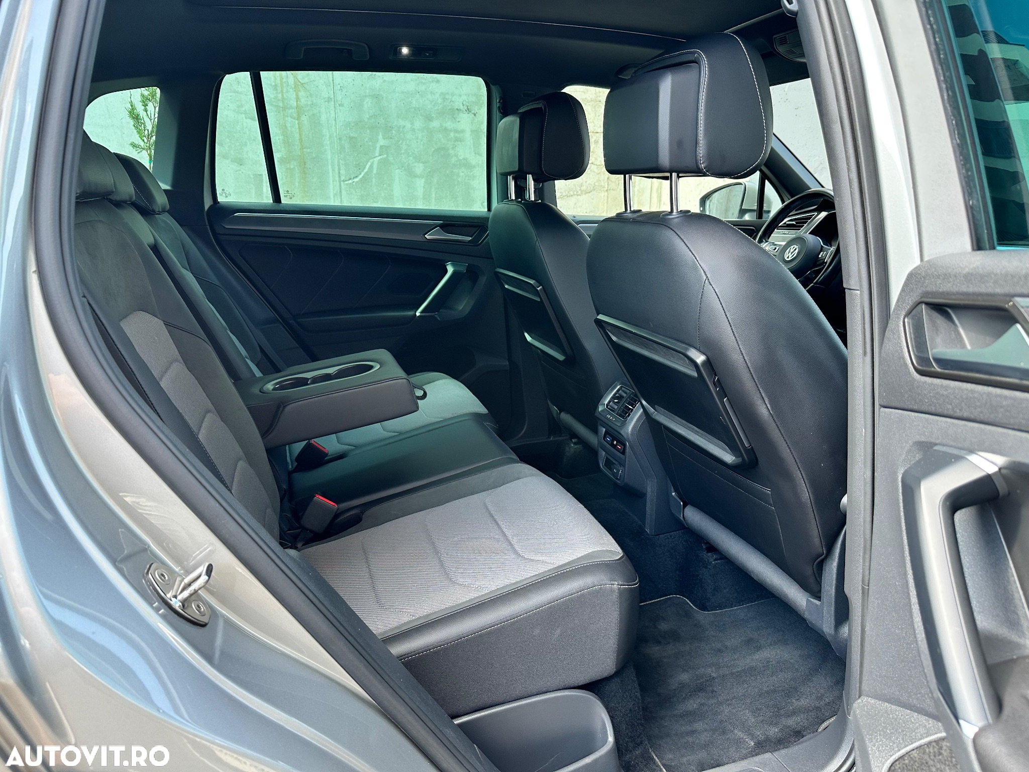 Volkswagen Tiguan 2.0 TDI SCR 4MOTION DSG R-Line - 10