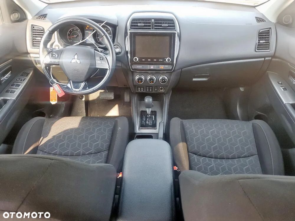 Mitsubishi ASX - 8