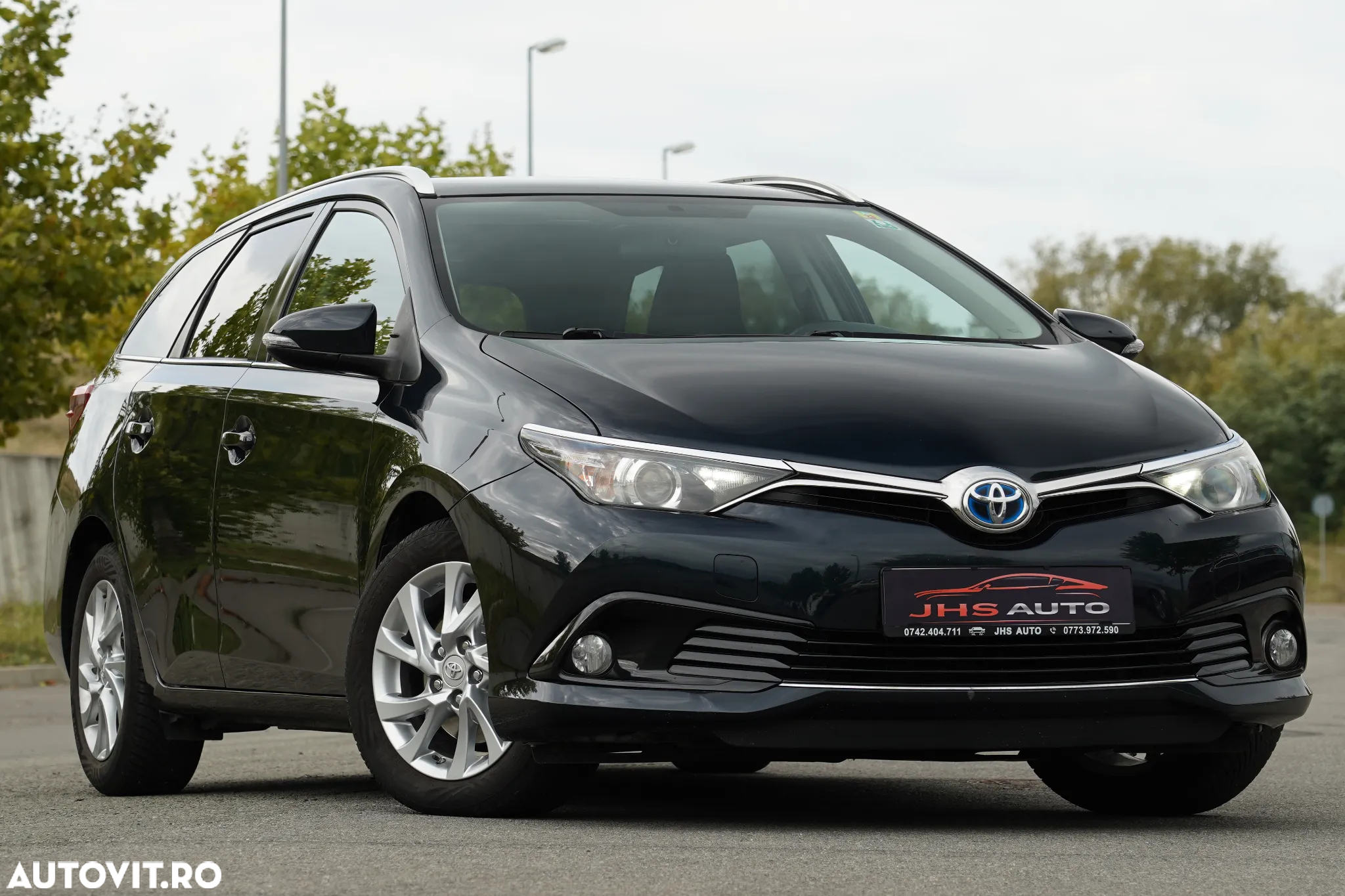 Toyota Auris 1.8 L VVT-i Hybrid Sol + - 3