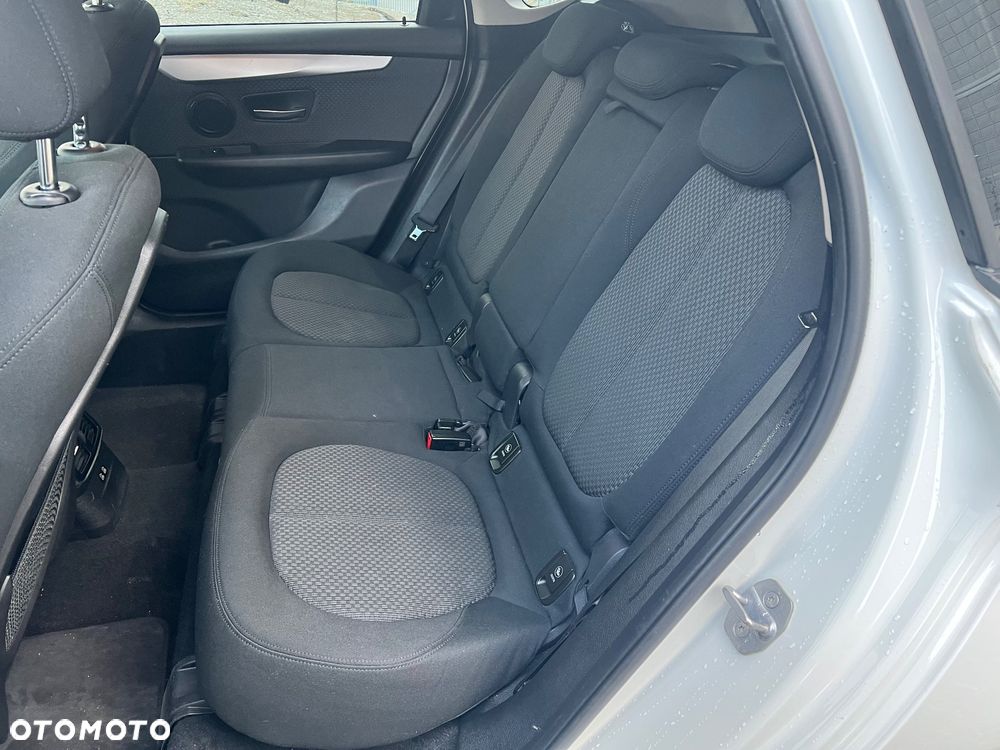 BMW Seria 2 216d Sport Line - 29