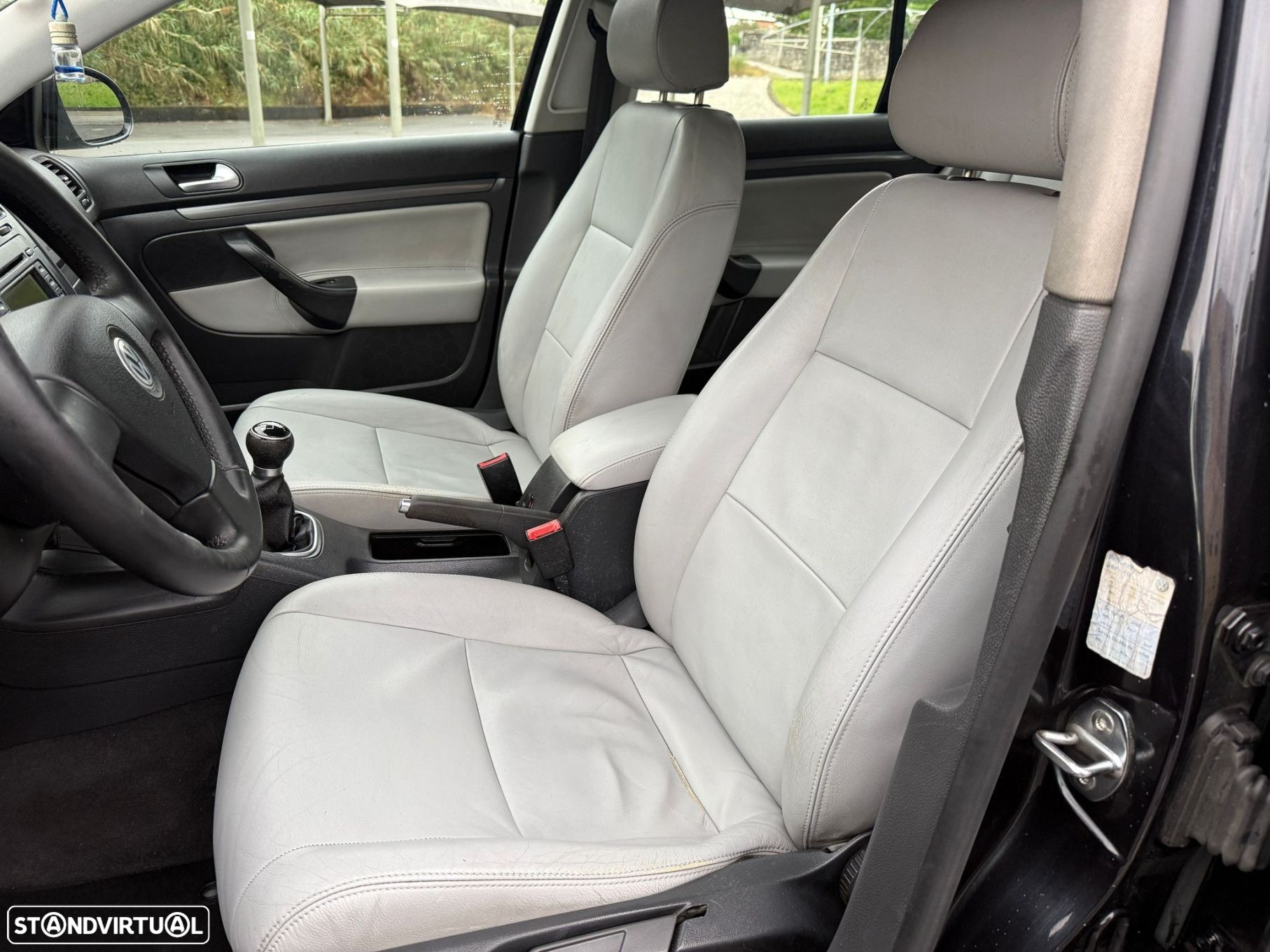 VW Jetta 1.9 TDi Confortline - 8