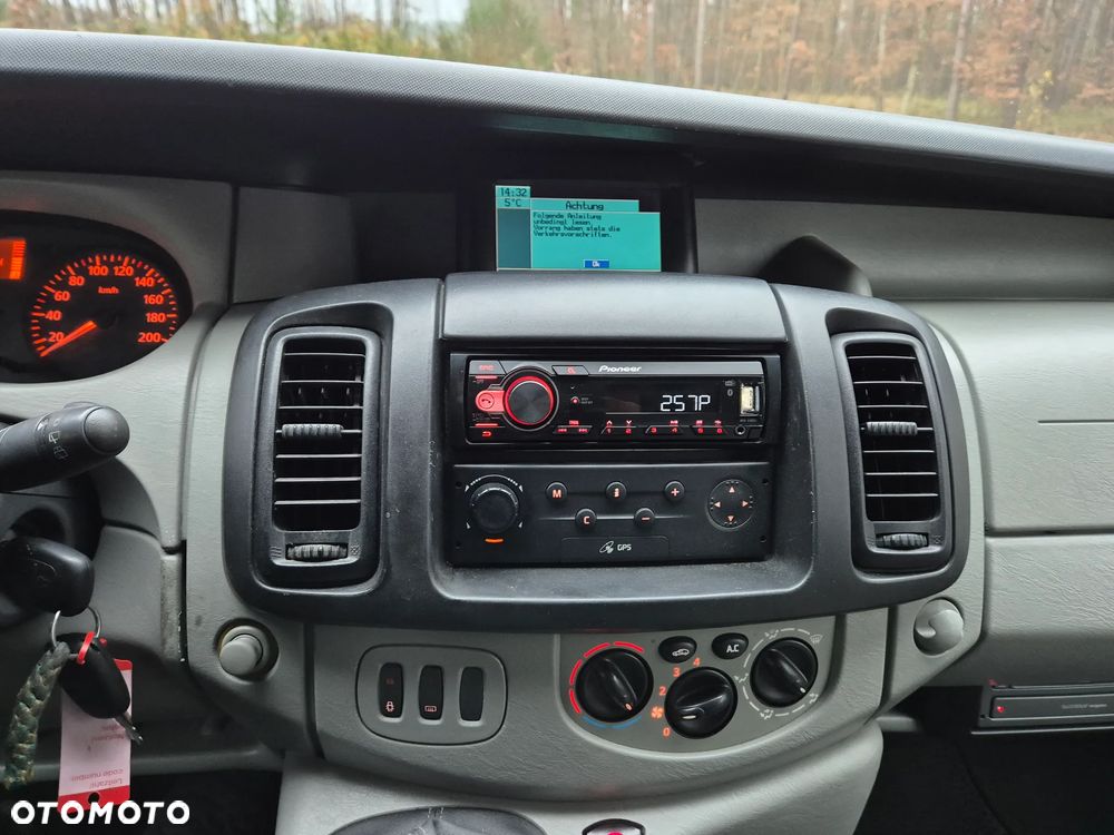 Renault Trafic dCi Passenger - 22