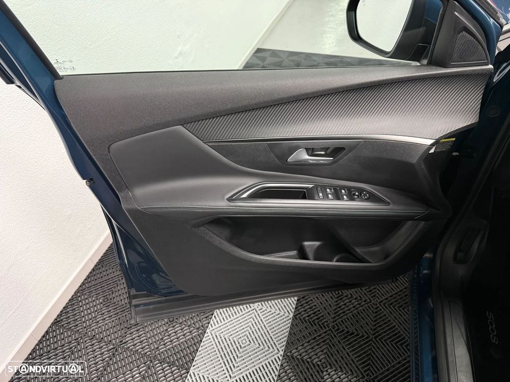 Peugeot 5008 1.2 PureTech Allure — fotografia 16