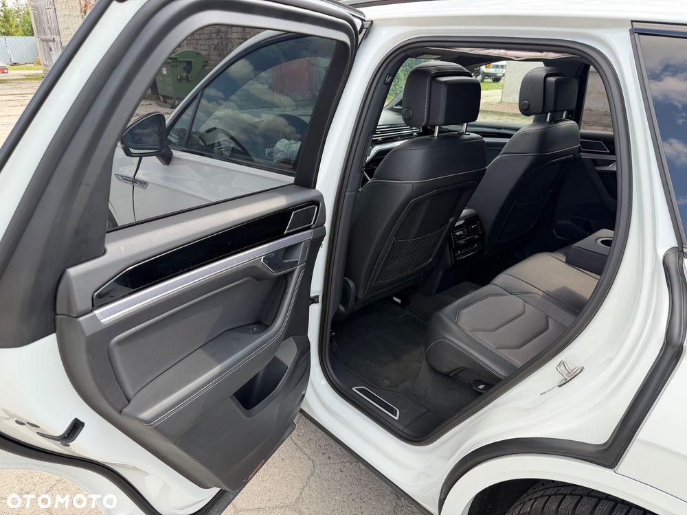 Volkswagen Touareg 3.0 V6 TDI SCR 4Motion Automatik R-Line - 20