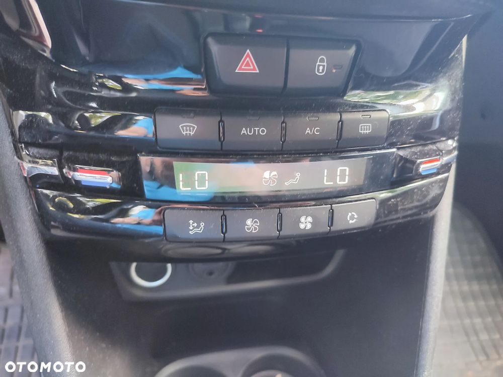 Peugeot 2008 1.2 Pure Tech Style S&S EAT6 - 8
