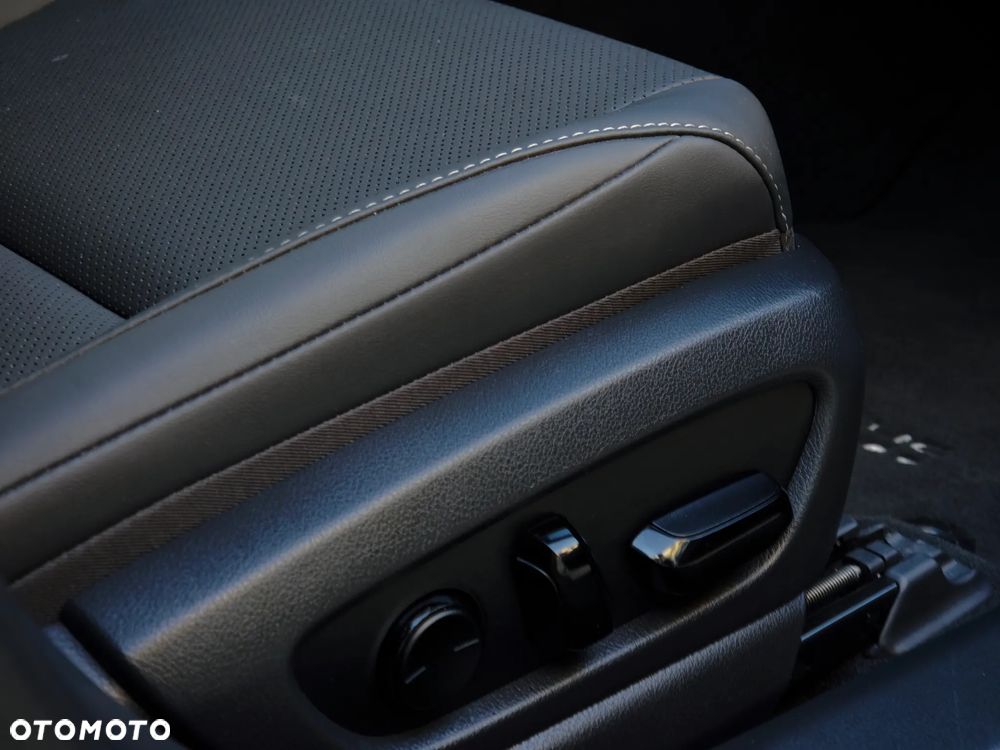 Lexus ES 300h Business Edition - 21